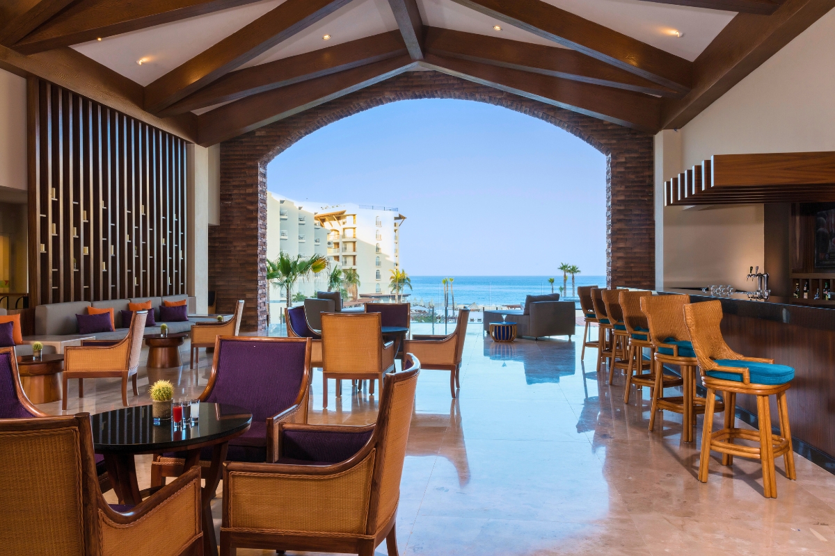 LOBBY BAR